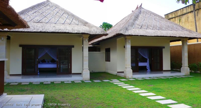 Tropical 4 bedroom villa for sale Seminyak pool bar