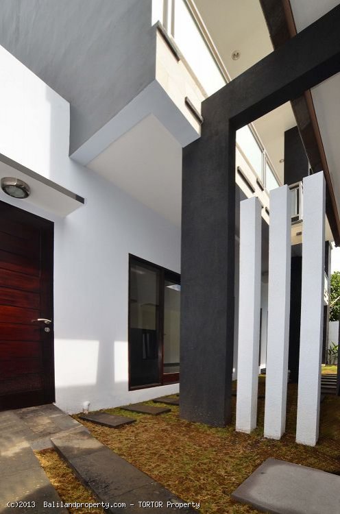 New 3 bedroom 2 storey freehold home quiet spot