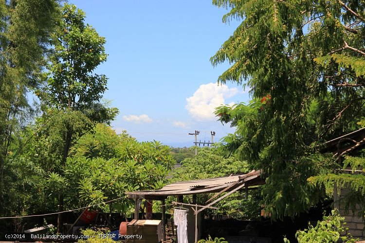 Small good priced plot with views quiet spot 136 m2