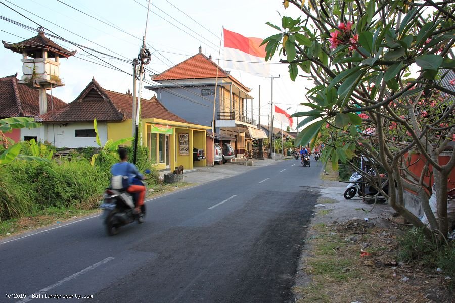  Roadside 700m2 freehold land great for restaurant